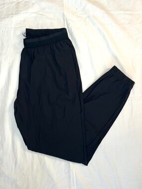 Gymshark men’s lightweight black athletic jogger pants